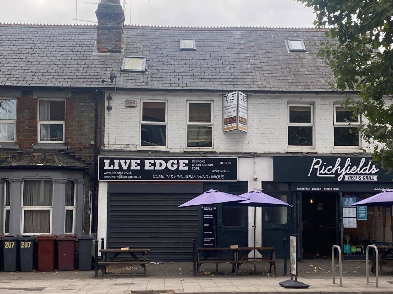 Prime Freehold Commercial Property with Development Potential on Caversham Road, Reading Photo 3
