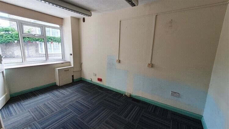 Prime Auction Lot - Former Magazine Offices at 31 High Street, Stalbridge, Dorset For Sale Photo 3