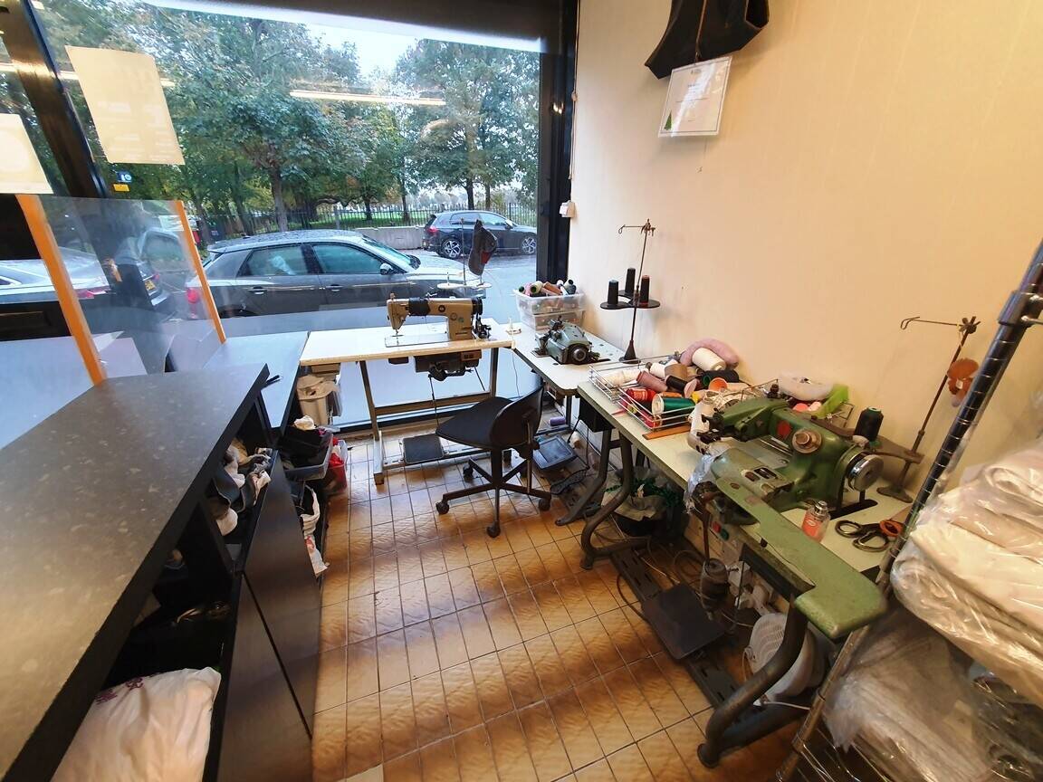 Prime Location Dry Cleaner in Winchmore Hill London, Near Train Station for Sale Photo 3