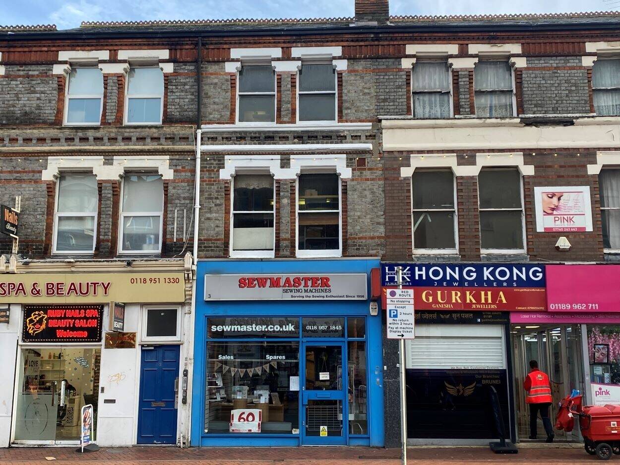 Commercial Premises To Let in Reading Town Centre - West Street - 3 Levels Photo 3