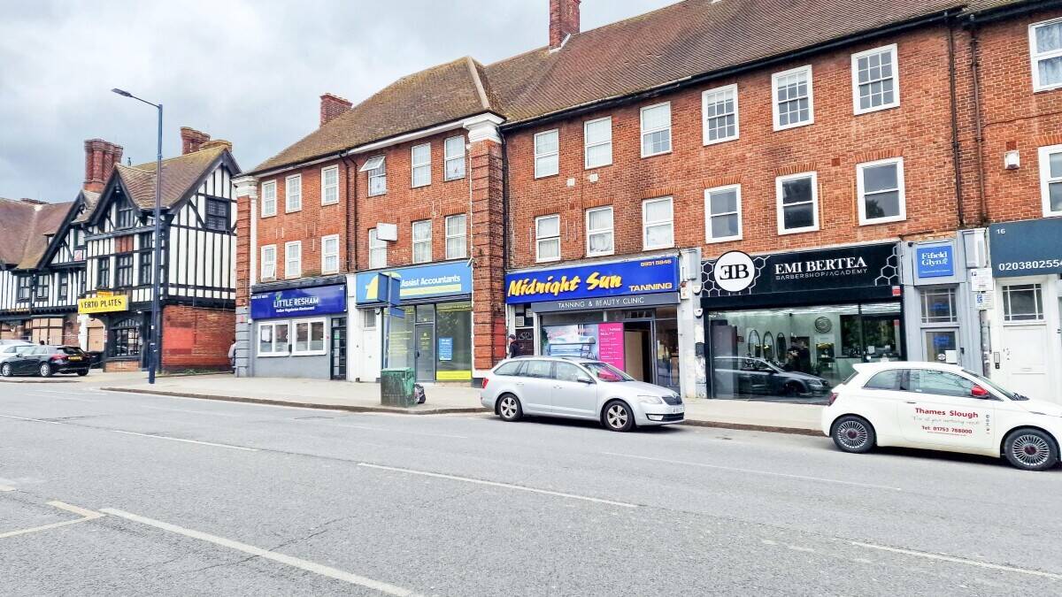 Prime High Street Retail Space Available for Lease in Vibrant Edgware Photo 3