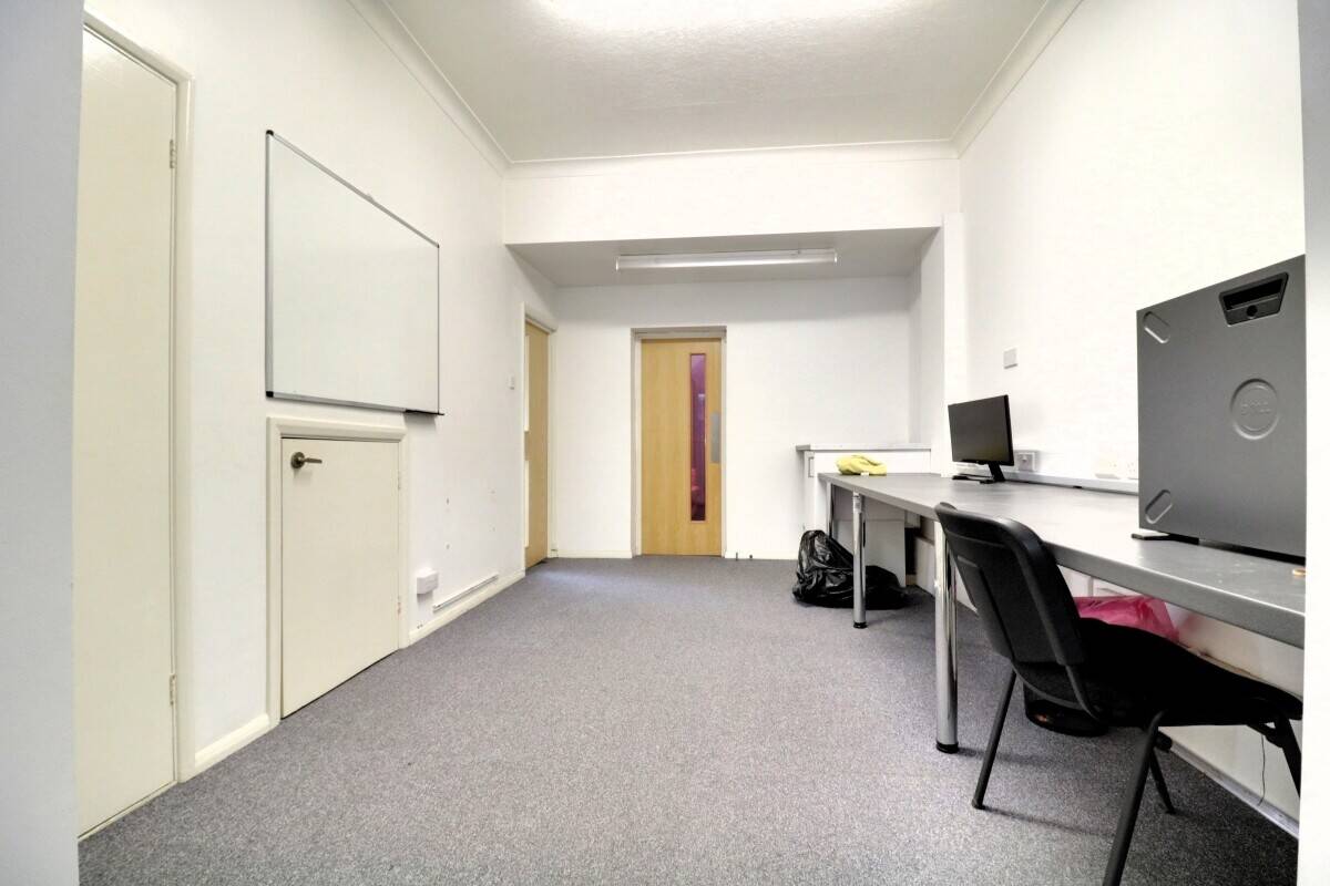Large Retail Shop Available for Rent in Prime Rayleigh Essex Location Photo 3