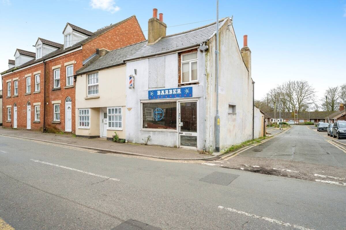 SHOP WITH PLANNING FOR TAKEAWAY Photo 3