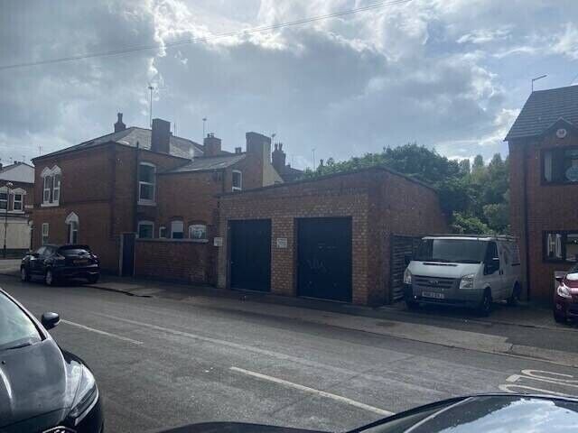 Two Single Storey Garages Available for Lease in Stirchley, Birmingham - Ideal for Small Business Photo 3