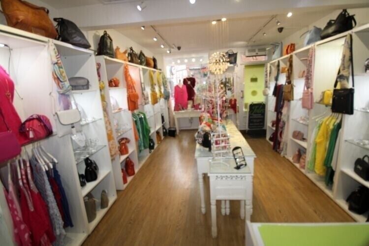 Prime Retail Unit with Conversion Potential in Leighton Buzzard's Market Square Photo 3