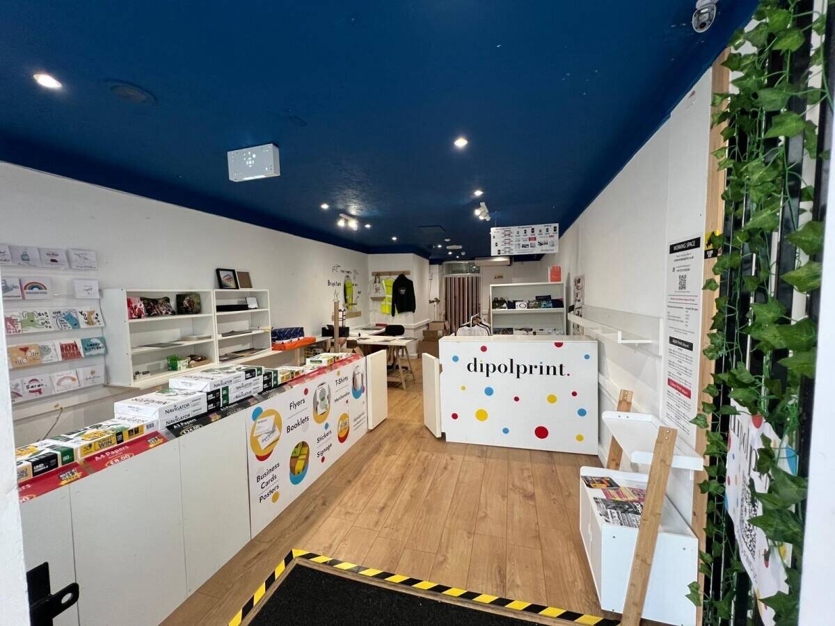 Versatile Retail Space Lease for Sale in East Sussex, Brighton Photo 3