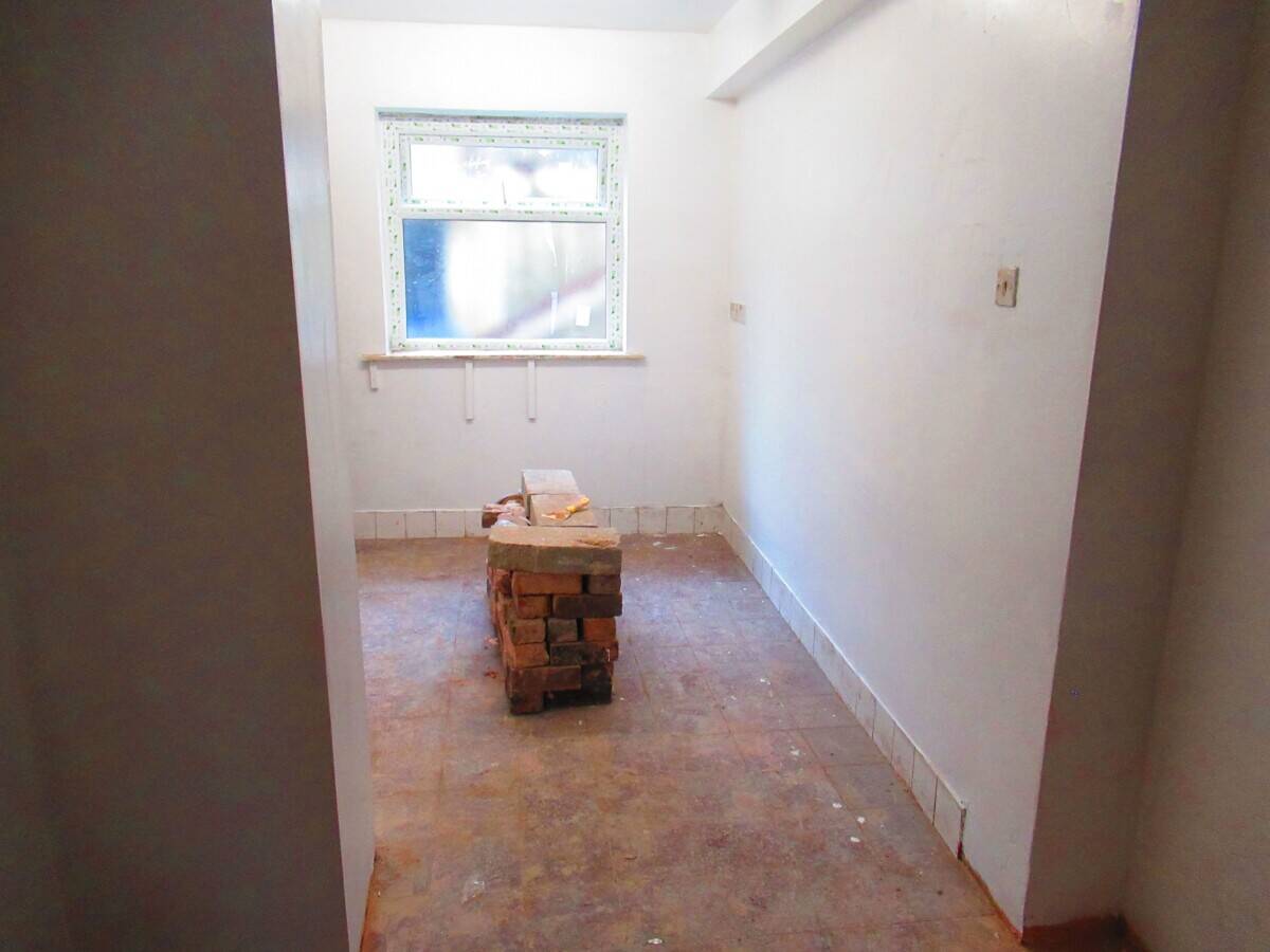 Prime Location Takeaway Outlet Available for Rent in Blackburn Photo 3