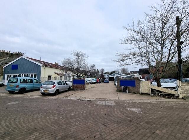 VACANT KITCHEN TAKEAWAY PRICE: £8,400 PER ANNUM TO LET – LEASEHOLD   LOCATION – COLCHESTER - ESSEX Photo 3