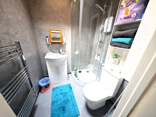 High Street Mixed Use Commercial Property with Shop and 2 Bedroom Flat in Wickford Photo 3