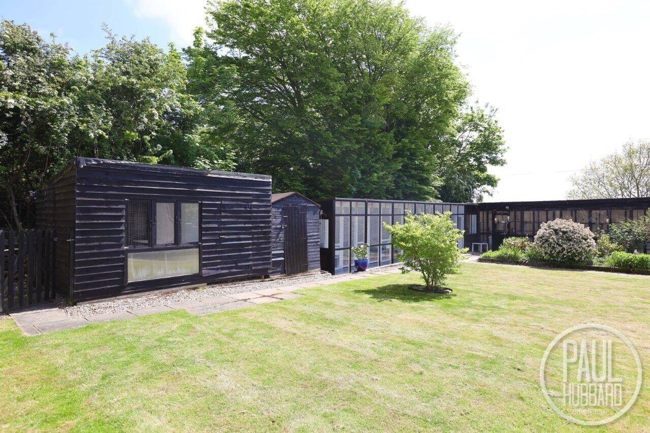 Profitable Award-Winning Cattery with Grade II Listed House and Annexe on a 1-Acre Norfolk Property Photo 3