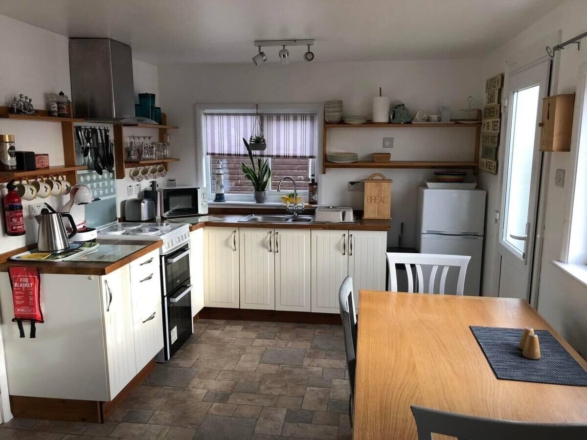 Prime Holiday Chalet in Bridlington with Stunning Sea Views for Sale Photo 3