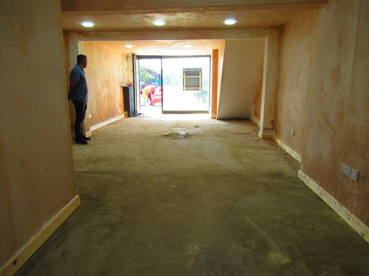 Prominent Main Road Retail Premises - Blackburn Photo 3