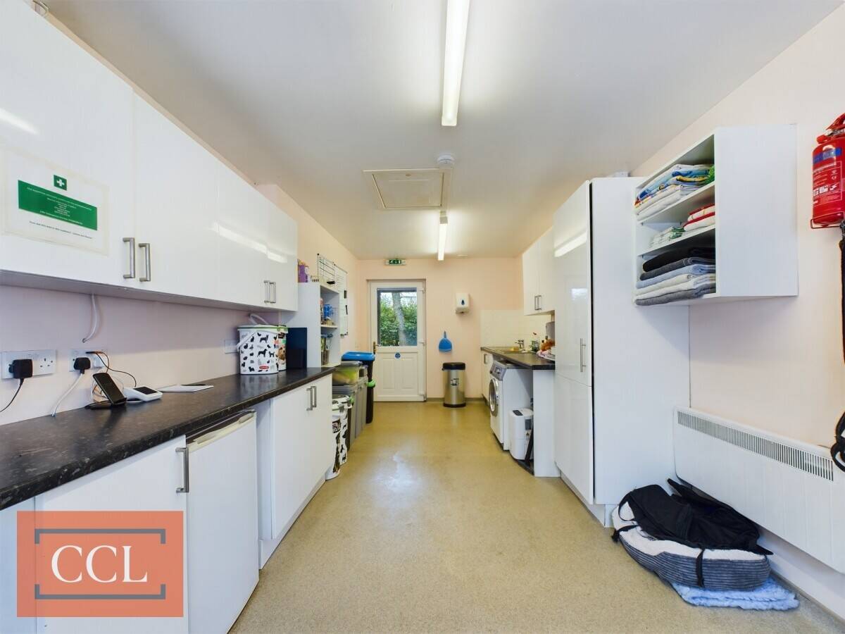 Charming 3-Bedroom Granite House with Advanced Kennel Facility in Lumphanan Aberdeenshire Photo 3
