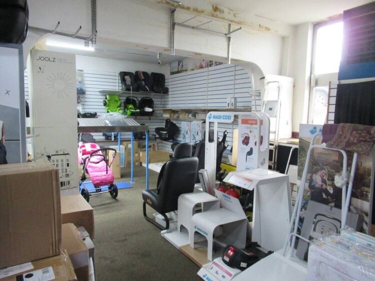 Prime Location Showroom and Four-Storey Commercial Building for Lease in Blackburn Photo 3