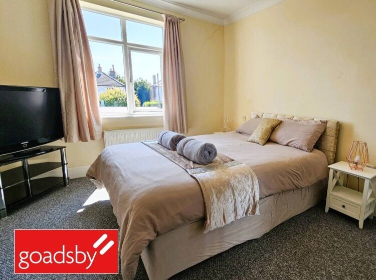 Bournemouth Dorset Commercial Property with Airbnb Potential for 11 Guests Photo 3