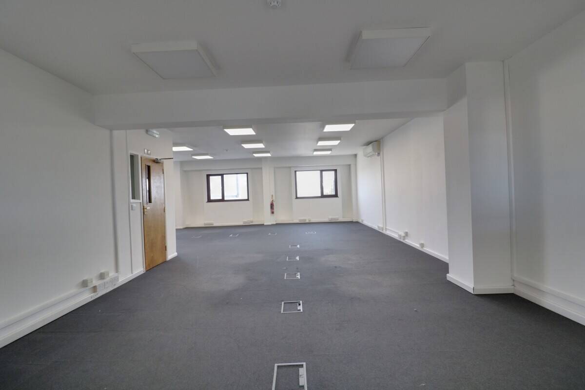 OFFICES - APPROX. 2,059 SQ. FT. Photo 3
