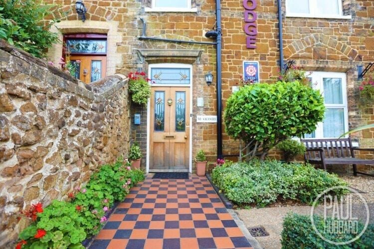 Sea-view Victorian Guesthouse with 9 Bedrooms in North Norfolk Available for Purchase Photo 3