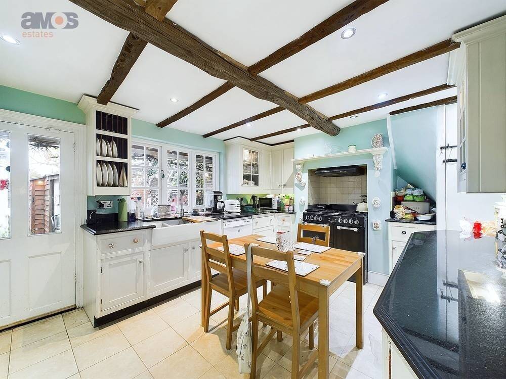 Grade 2 Listed Freehold Building in Prime Rochford Location, Essex, Available for Sale Photo 3