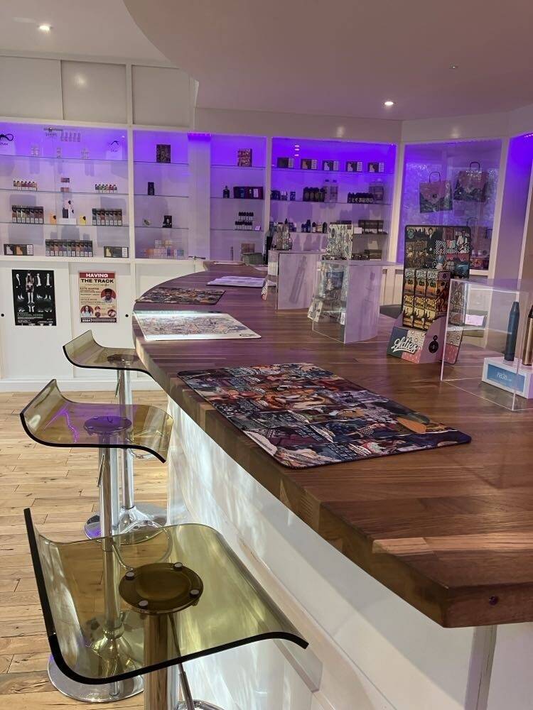 Prime Winchester Retail Shop for Sale, Perfectly Positioned with Premium Interior Photo 3