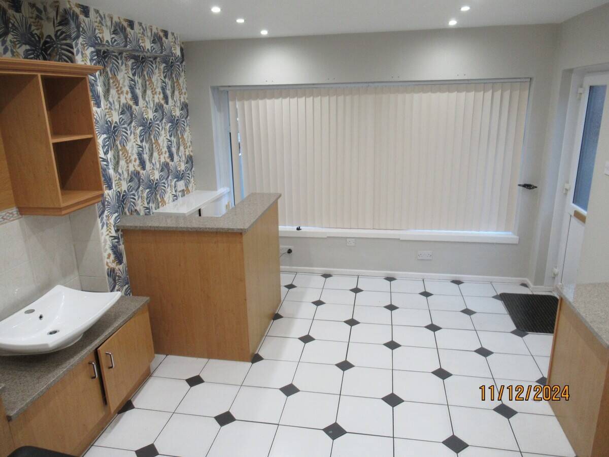 Single Storey Commercial Property Available in Popular Bamber Bridge Area Photo 3