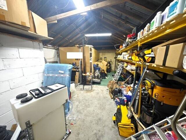 STORAGE UNIT TO LET PRICE: £8,000 PA TO LET – LEASEHOLD Approx. 1000 SQ. FT – RAYLEIGH, ESSEX Photo 3