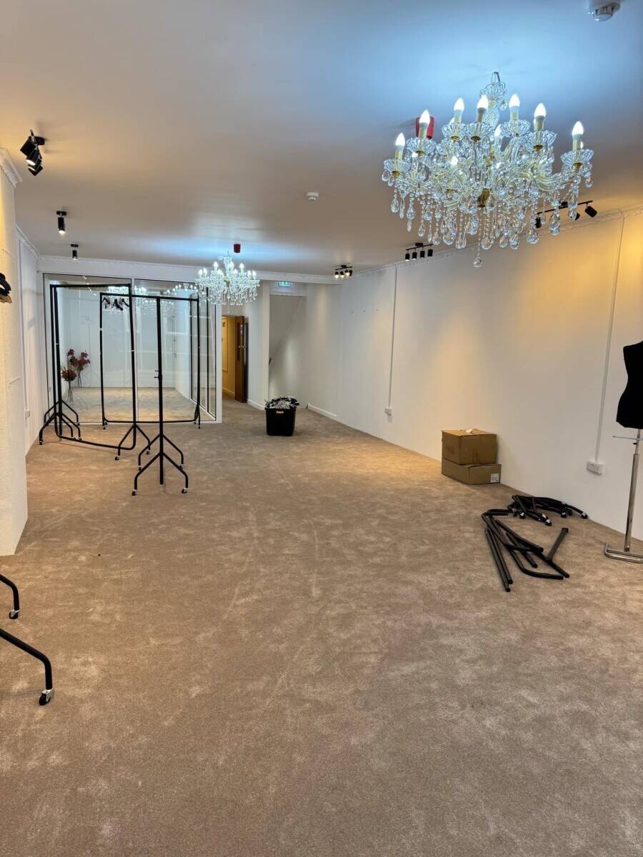 Prime Freehold Shop for Rent in Heart of Crawley Shopping Centre Photo 3