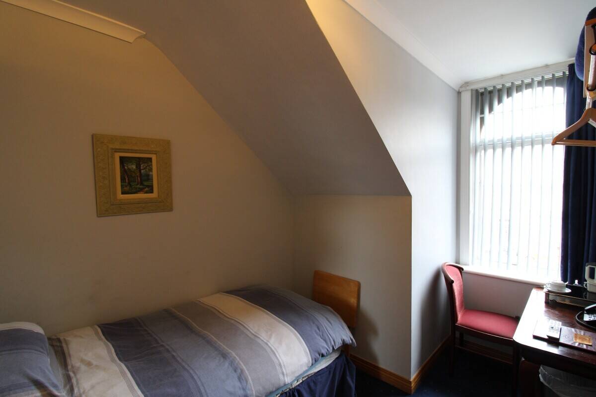 Prime Location Villa Hotel in Hamilton South Lanarkshire - An Opportunity Not To Be Missed Photo 3