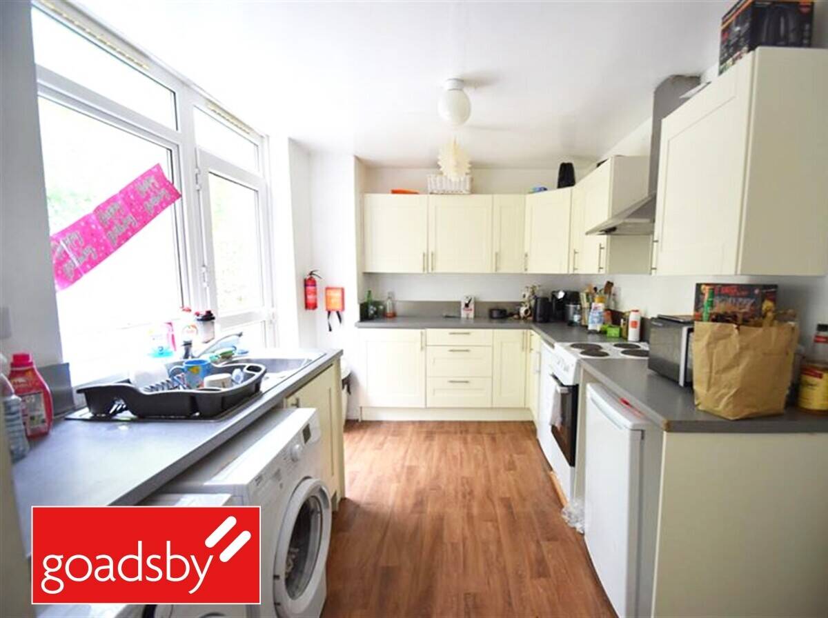 Prime University City HMO Property with High Occupancy Up for Sale Photo 3