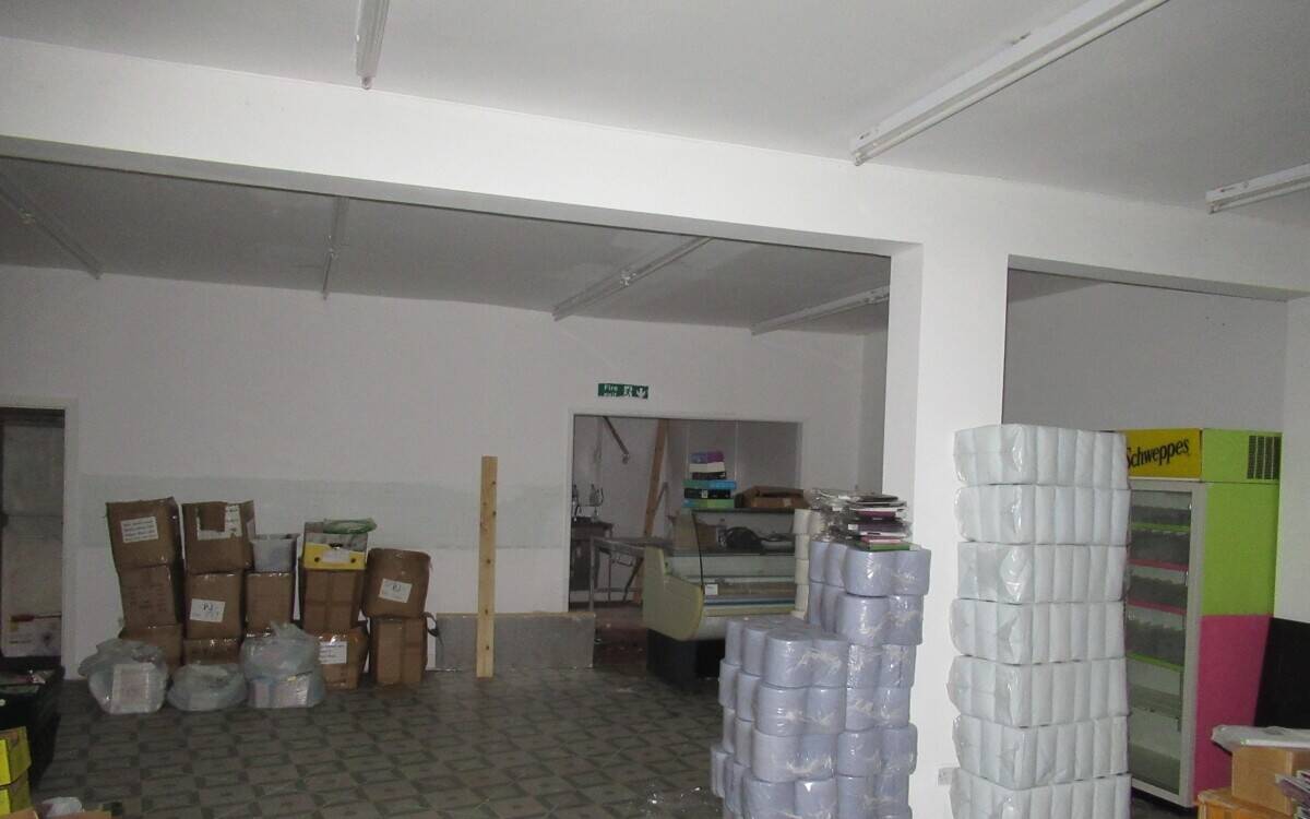 REDUCED RENT ON LARGE SHOP PREMISES IN BLACKBURN Photo 3