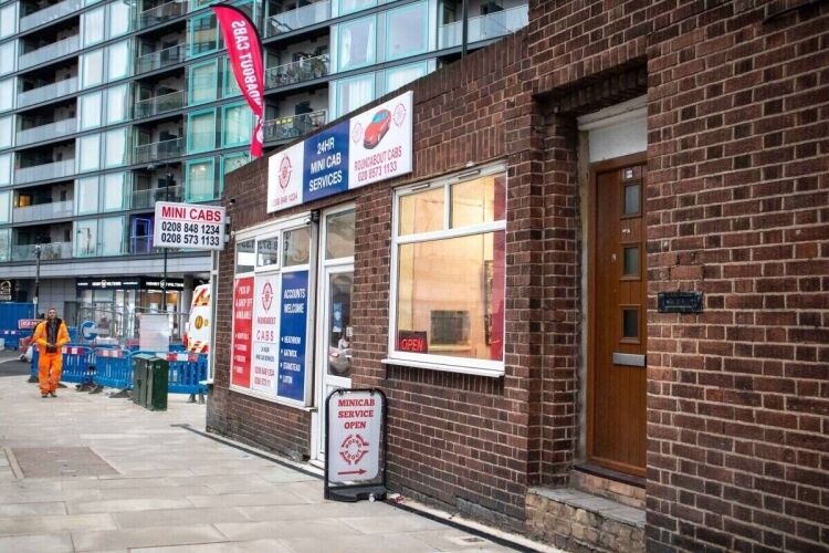 Cafe and Premises for Sale, Perfectly Located by Hayes Crossrail Station in London Photo 3