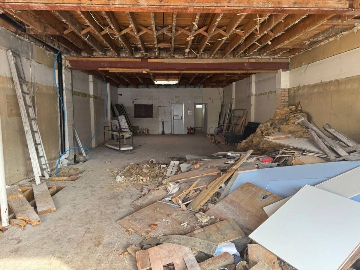 Vacant Retail Premises To-Let TW13 Feltham Photo 3