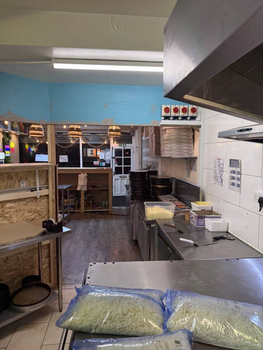 Prime Commercial Property with Thriving Pizza Business in Worksop Nottinghamshire for Sale! Photo 3