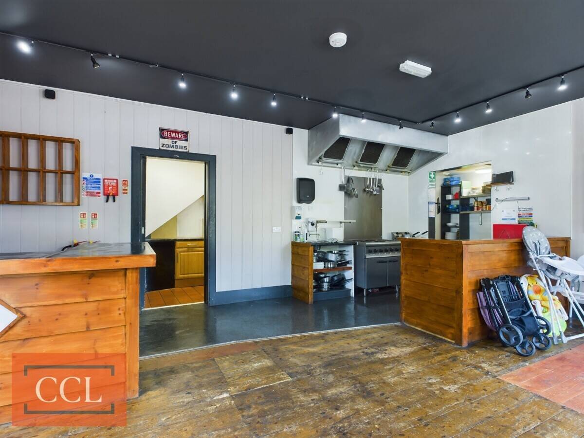 Prime Commercial Space in Elgin Moray - High Visibility, Refurbished Interiors Photo 3