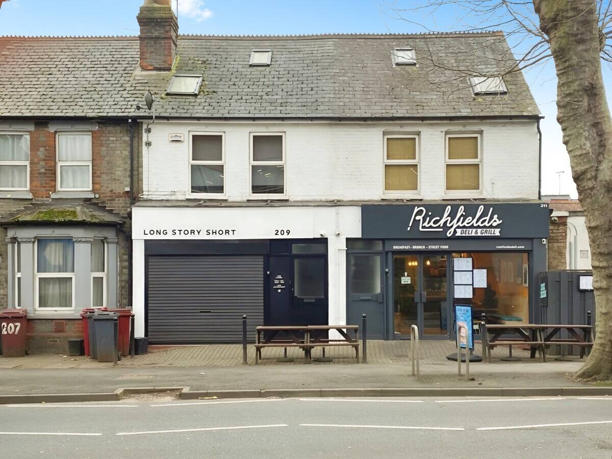 Prime Freehold Commercial Property on Caversham Road, Reading – Ideal High-Yield Investment Opport Photo 3