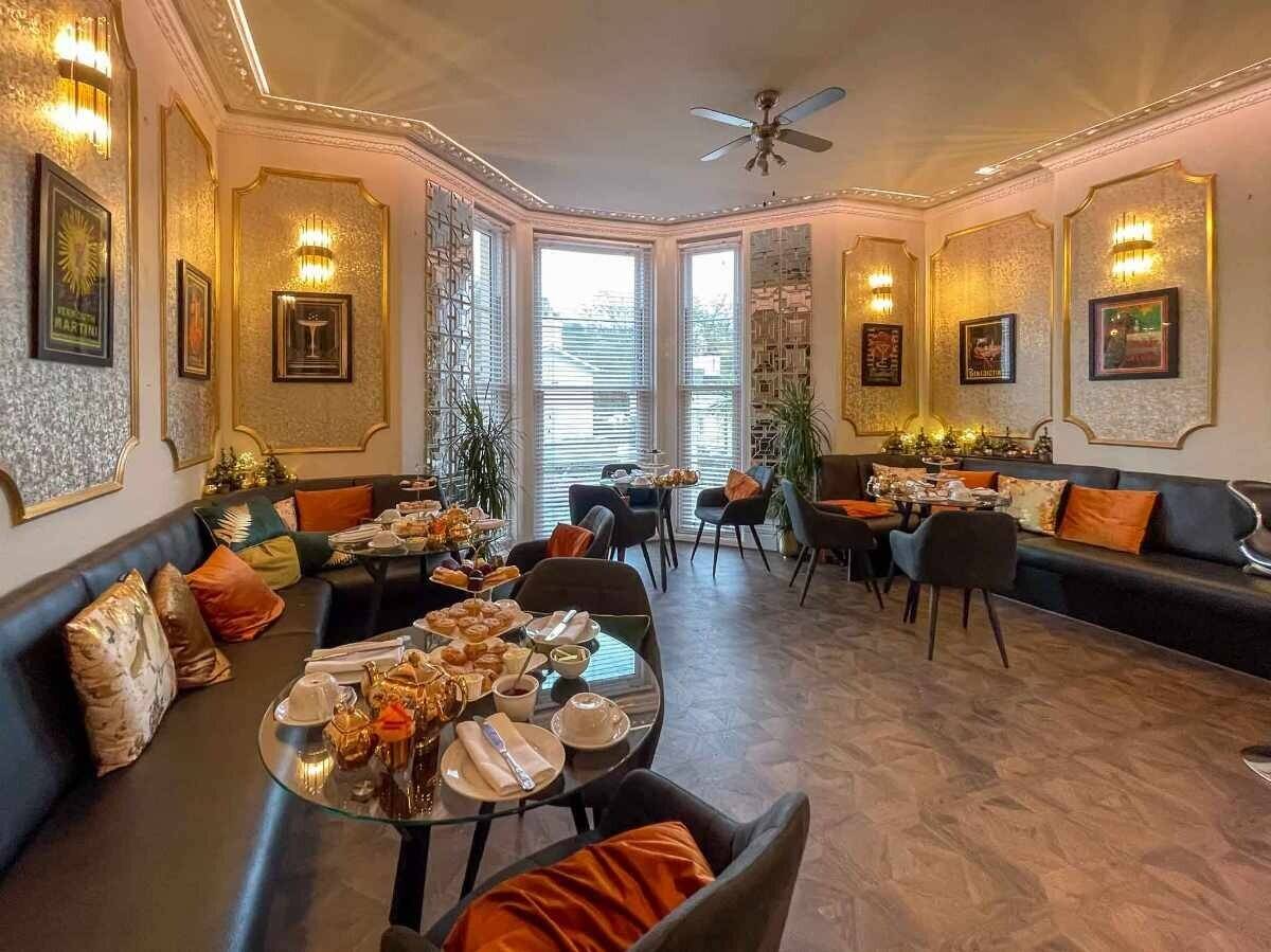 Stunning 17-Bedroom Boutique Hotel in Prime Torquay Location, Close to Harbour and Beach Photo 3