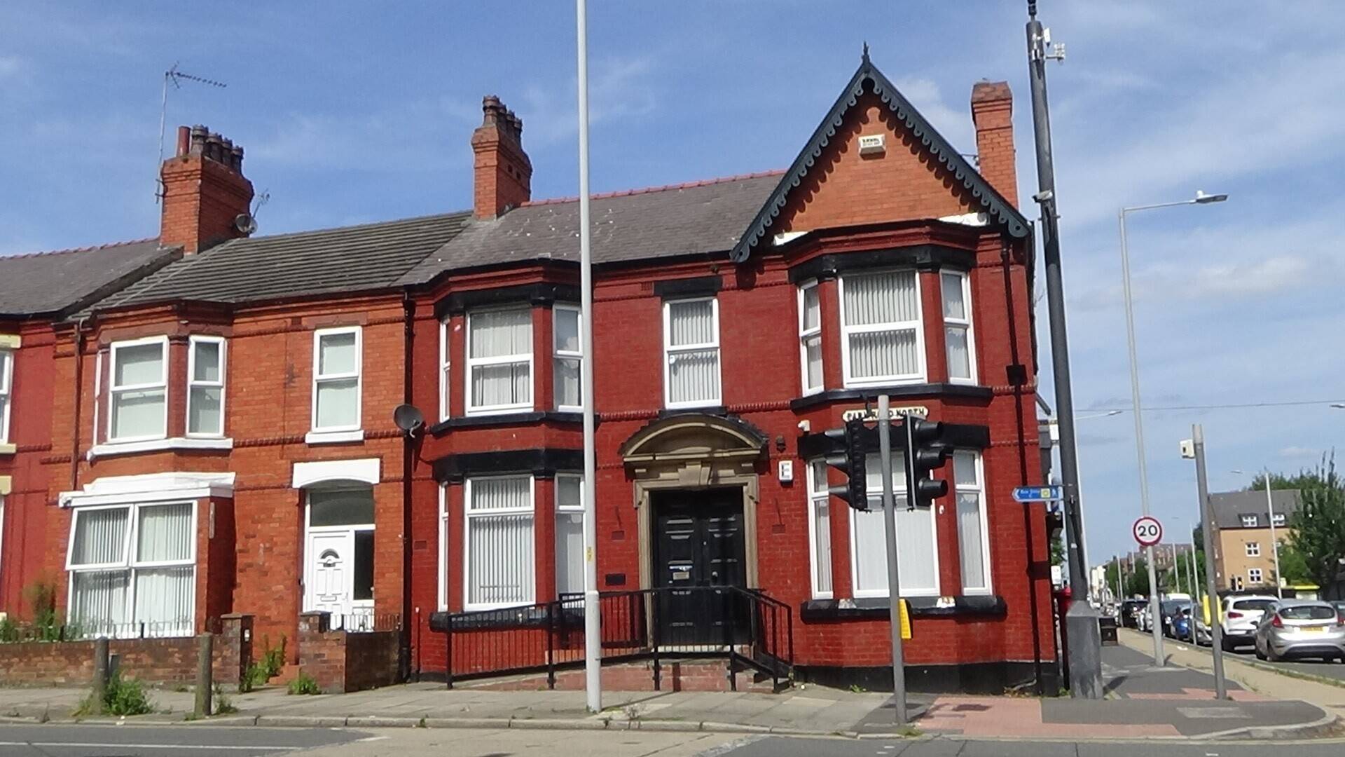 Prime Ground Floor Commercial Space Available for Rent on Park Road North, Birkenhead Photo 3