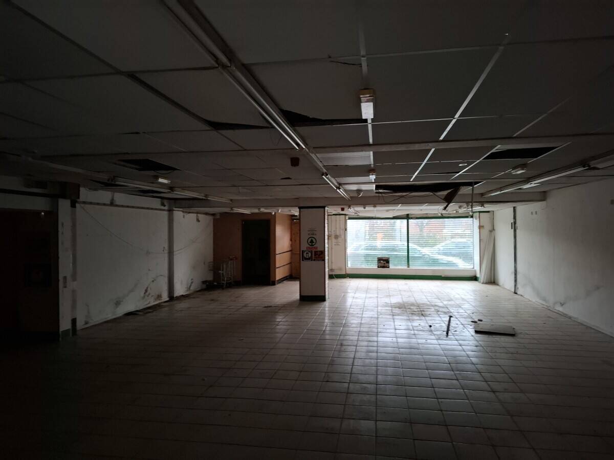 Spacious Former Convenience Store in Thurcroft South Yorkshire Up for Sale Photo 3