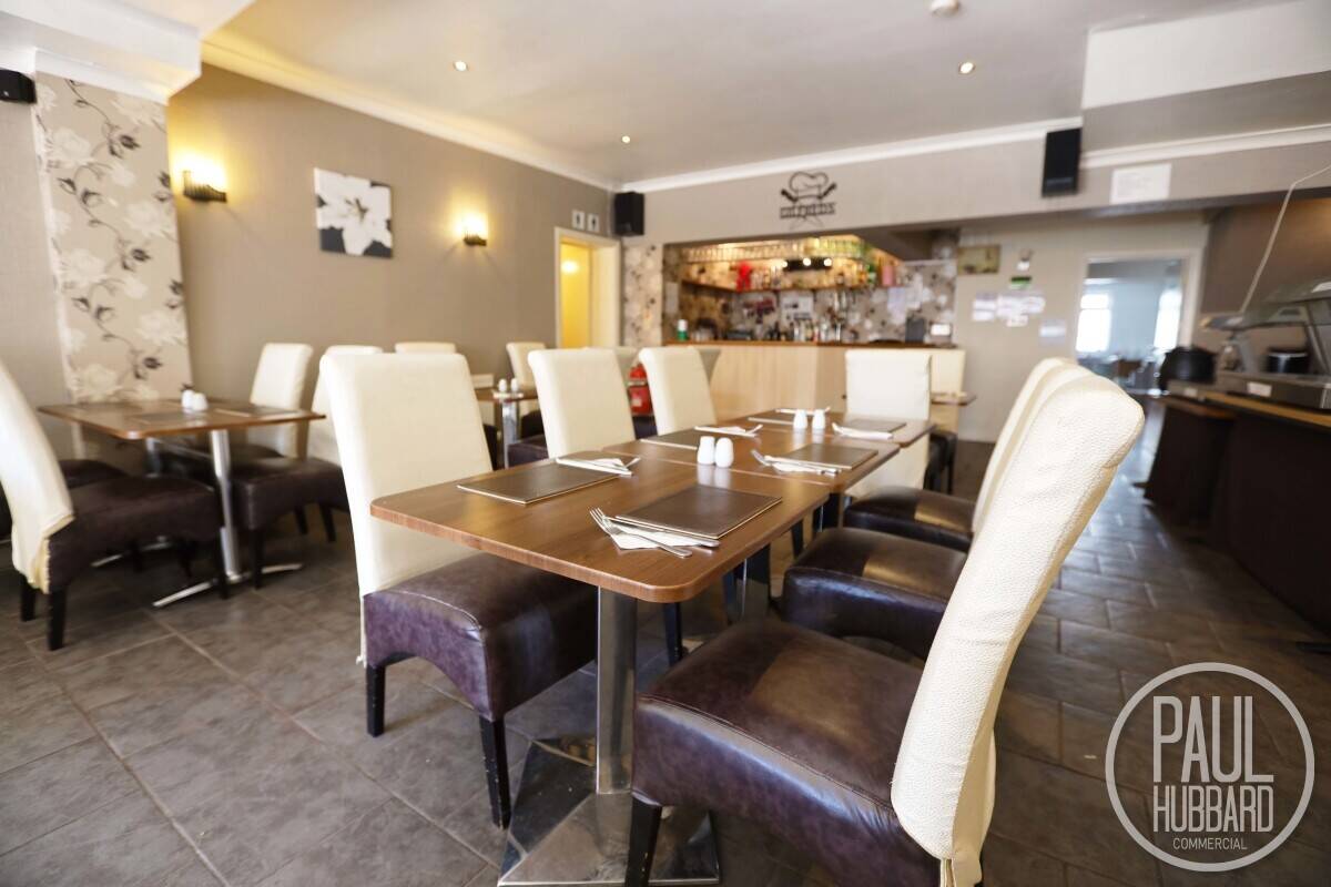 Prime Seaside Restaurant with Expansive 5-Bedroom Residential Accommodation in Great Yarmouth Photo 3