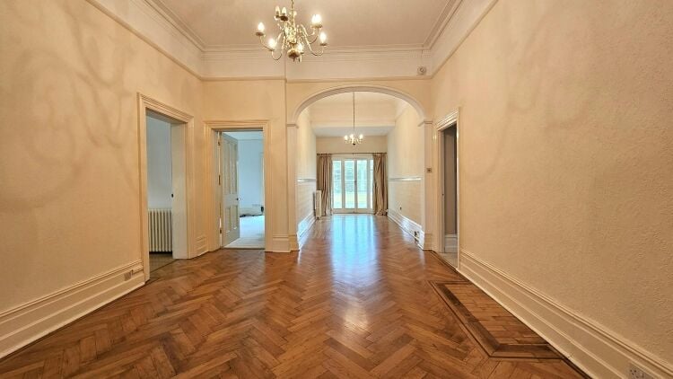 Majestic Property with Income Potential and Sea Views in Bournemouth Dorset Photo 1