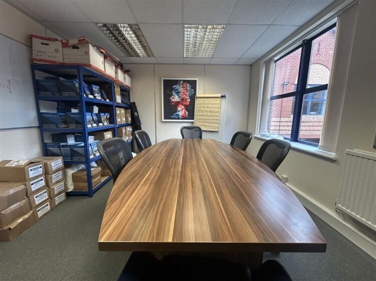 Modern Open-Plan First Floor Offices with Parking in Bristol Photo 3