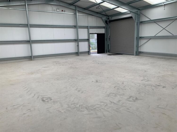Brand new industrial unit of approximately 1,520 sq ft located on clothier road, brislington. the unit is arranged as an open plan workshop with toile Photo 3