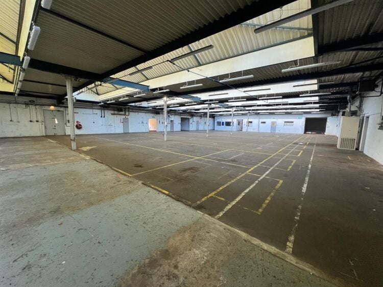 Prime Single Storey Industrial Unit with Large Forecourt Available for Rent in Bristol Photo 3