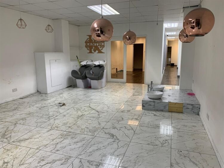 Spacious Ground Floor Retail Shop Available for Rent in Bustling Bristol Photo 3