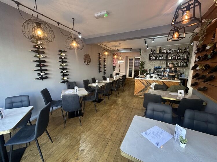 Prime Commercial Property in Bristol with New 10-Year Lease Photo 3