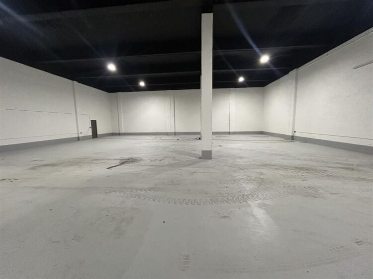 Versatile Industrial, Trade and Retail Units For Rent in Central Bristol Photo 3
