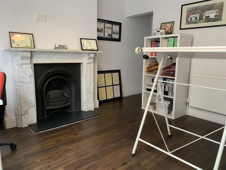 Prime Mixed Use Property in Desirable Bristol Location, Ideal for Investors or Developers Photo 3