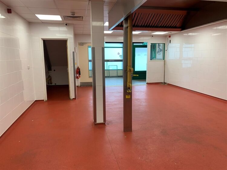 Prime Ground Floor Takeaway Space Available on Busy Regent Street, Weston-Super-Mare Photo 3