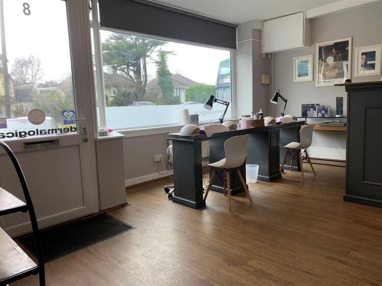 Versatile Retail Unit with Basement in Portishead Somerset, Ideal for Business Operations Photo 3