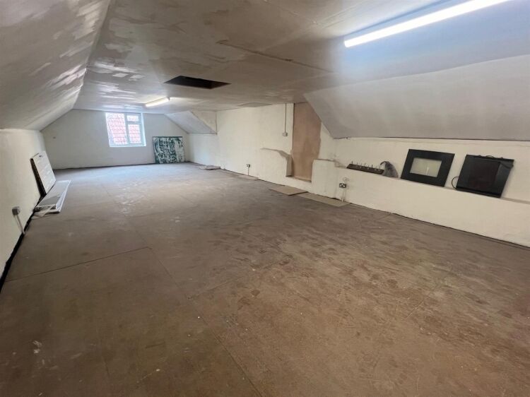 Versatile Two-Storey Workshop/Office Unit for Sale in Prime Clevedon Location Photo 3
