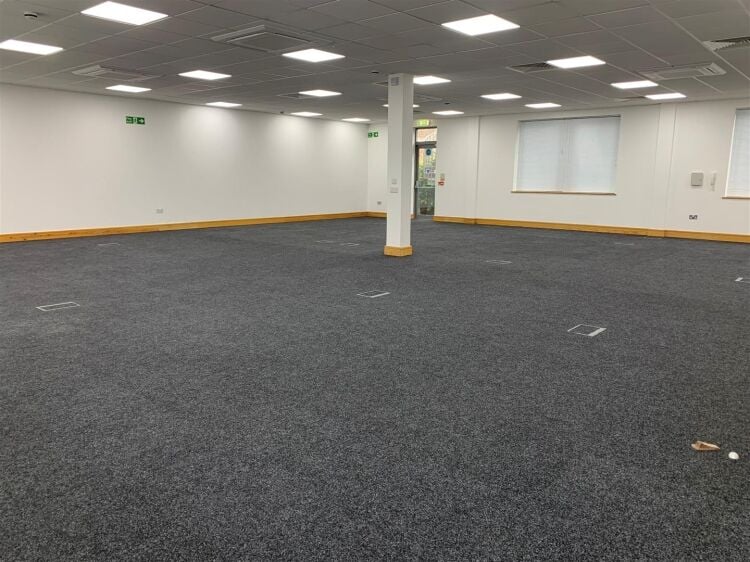 Spacious 2,000 ft² Ground Floor Office with LED Lighting in Portishead, Somerset Photo 3